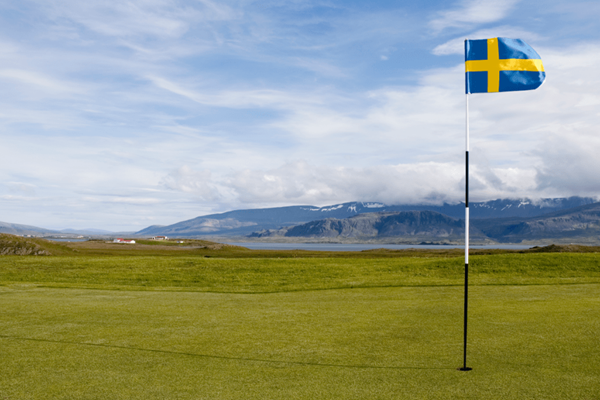 THE UNSPOKEN RULES & CURIOUS CUSTOMS OF GOLF